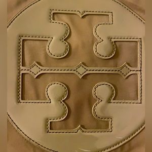 Tory Burch tote in grey🩶 (gift 🎁 included)